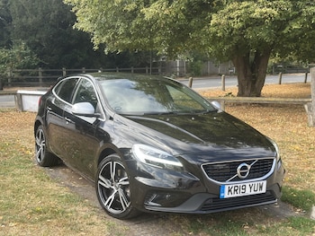 Used Volvo V40 2019 for sale - 79575545: Photo