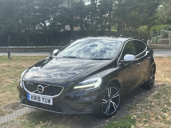 Used Volvo V40 2019 for sale - 79575545: Photo