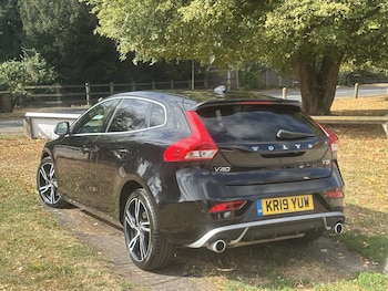 Used Volvo V40 2019 for sale - 79575545: Photo