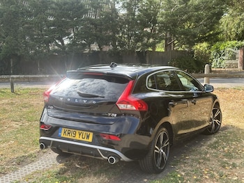 Used Volvo V40 2019 for sale - 79575545: Photo