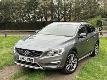 Used Volvo V60 2016 for sale - 79260901: Photo