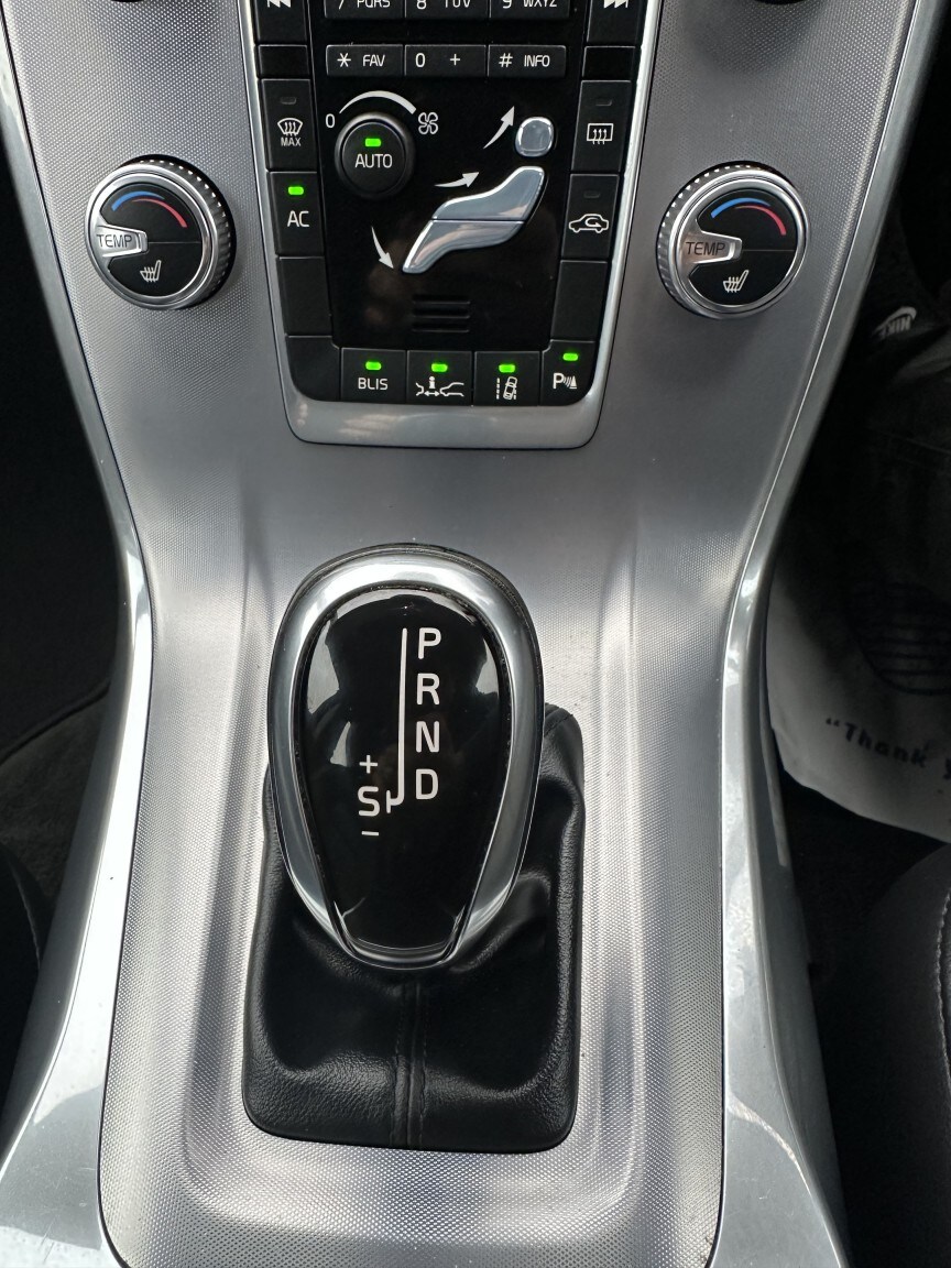 Used Volvo V70 2015 for sale - 77622544: Photo 12