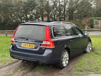 Used Volvo V70 2015 for sale - 77622544: Photo
