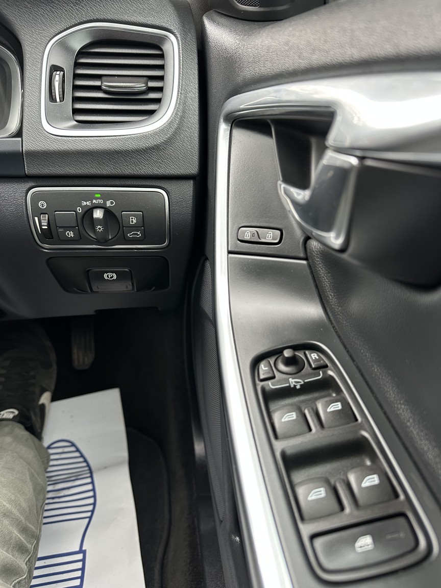 Used Volvo V60 2016 for sale - 78218023: Photo 15