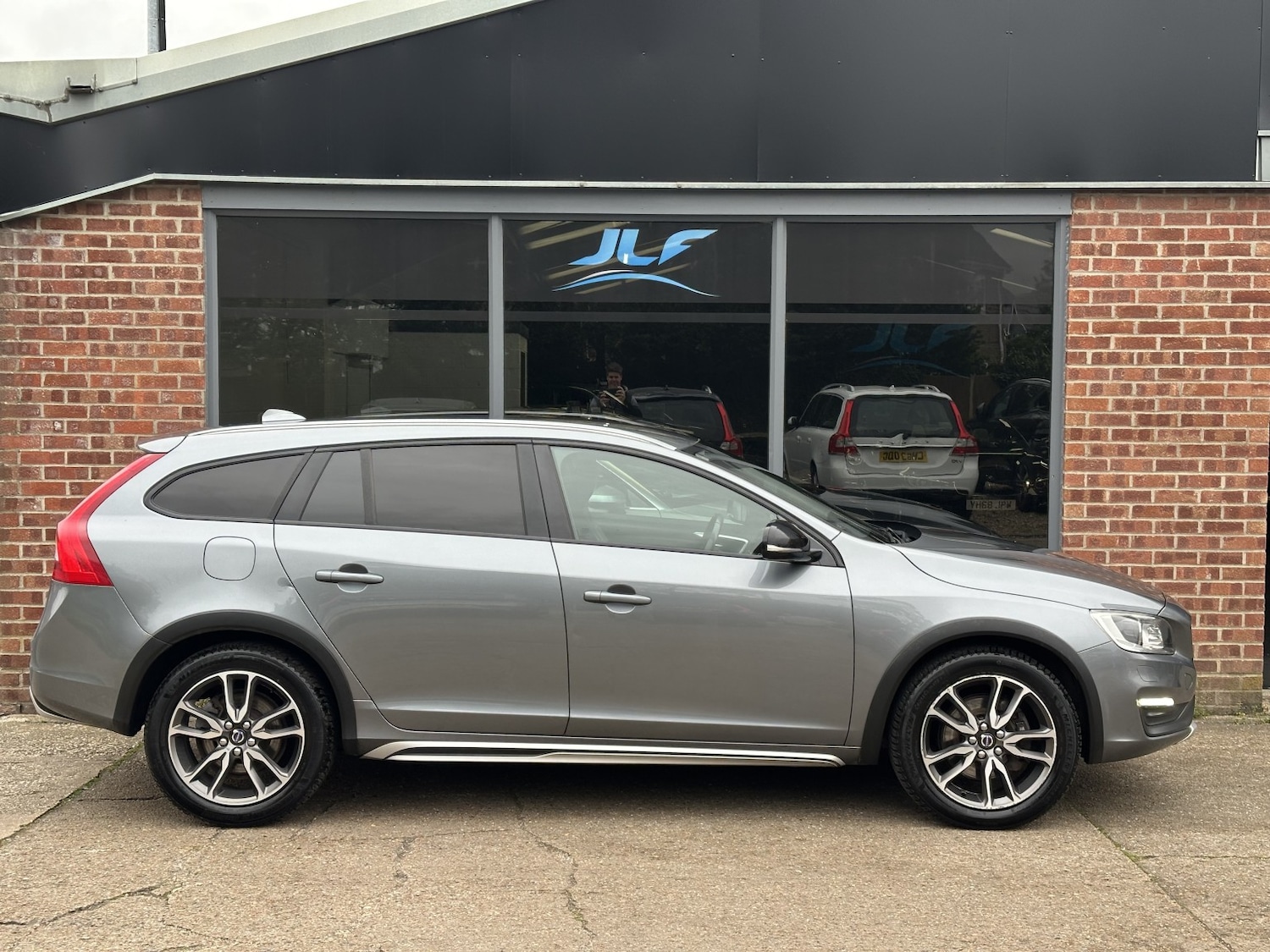 Used Volvo V60 2016 for sale - 78218023: Photo 19