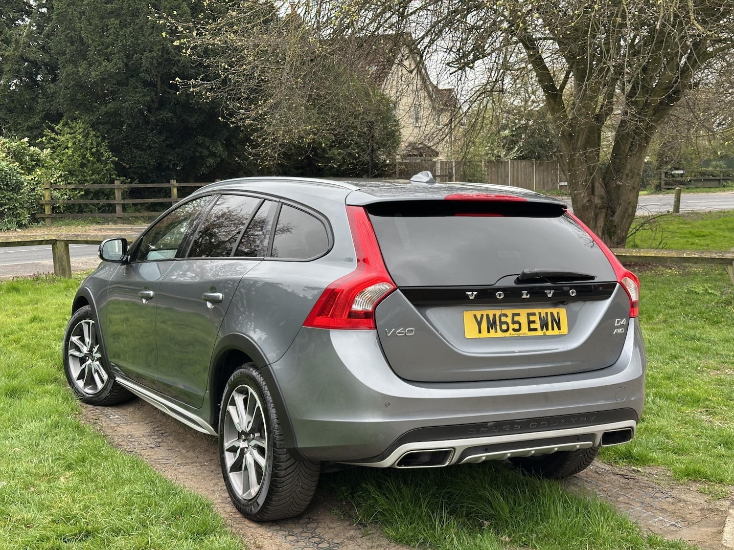 Used Volvo V60 2016 for sale - 78218023: Photo 3