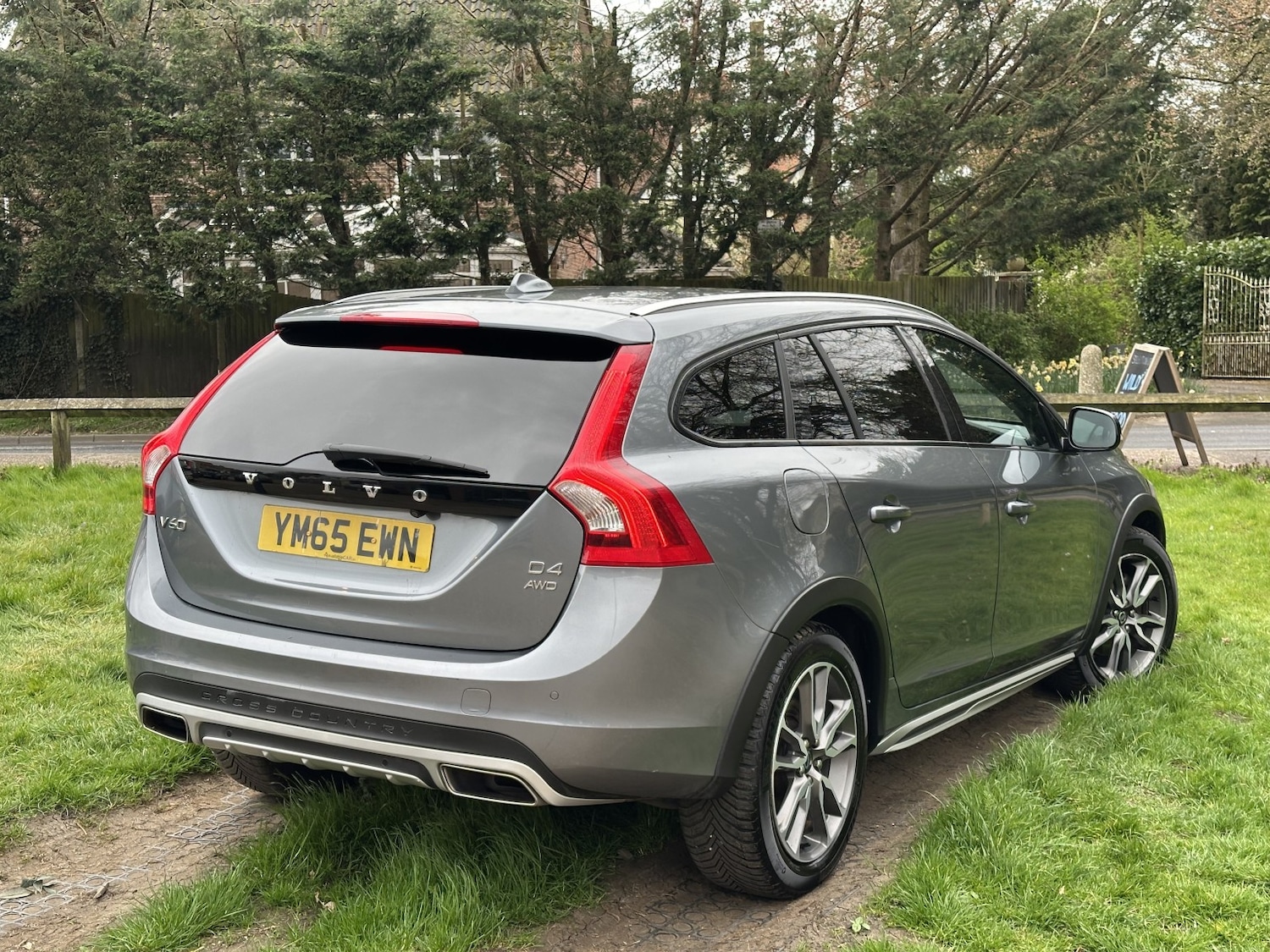 Used Volvo V60 2016 for sale - 78218023: Photo 4