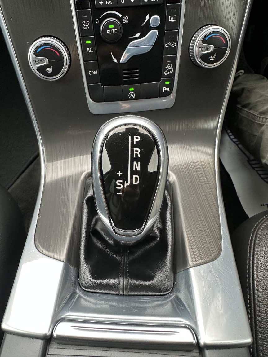 Used Volvo V60 2016 for sale - 78218023: Photo 8