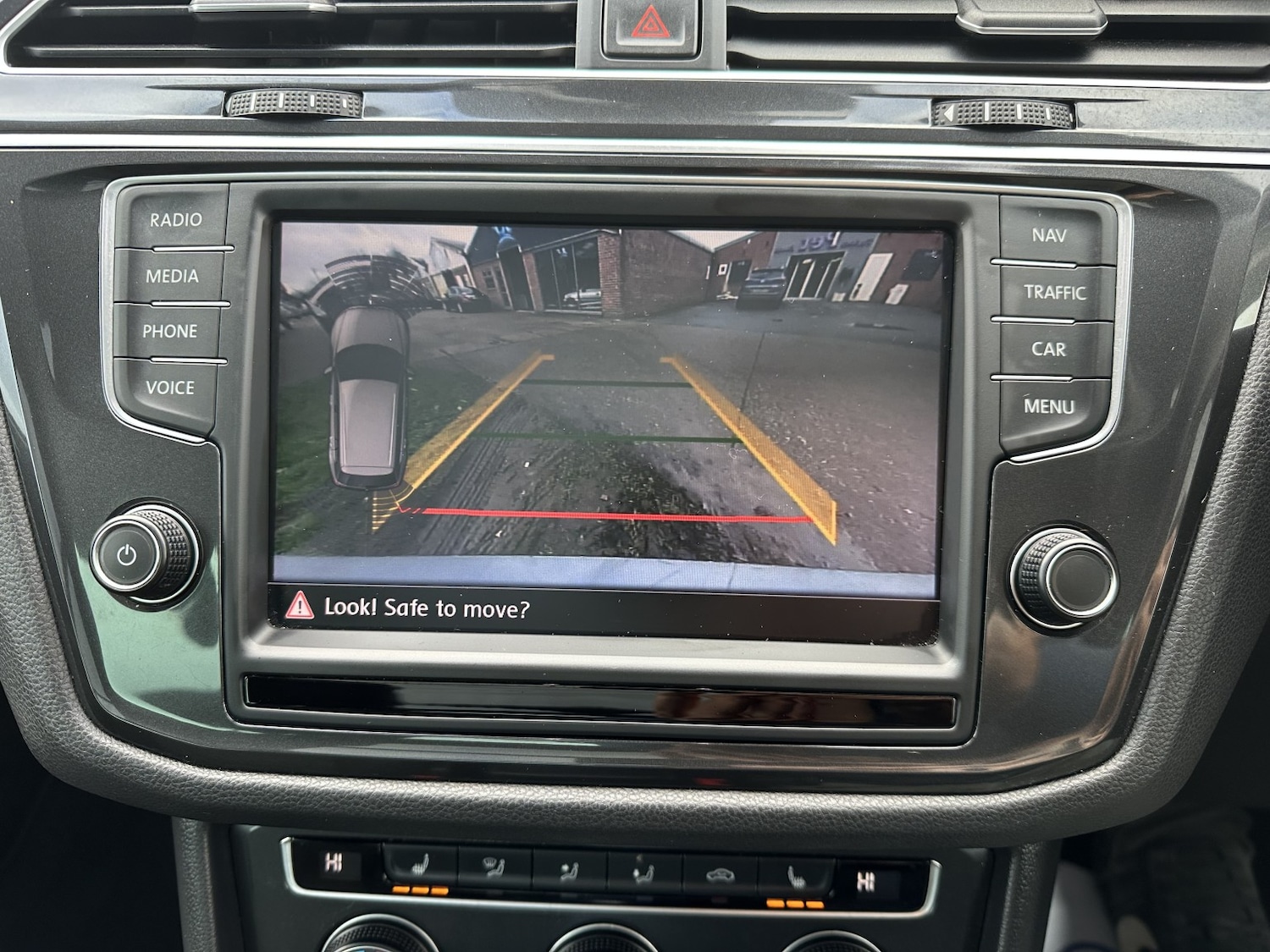 Used Volkswagen Tiguan 2016 for sale - 77880999: Photo 11