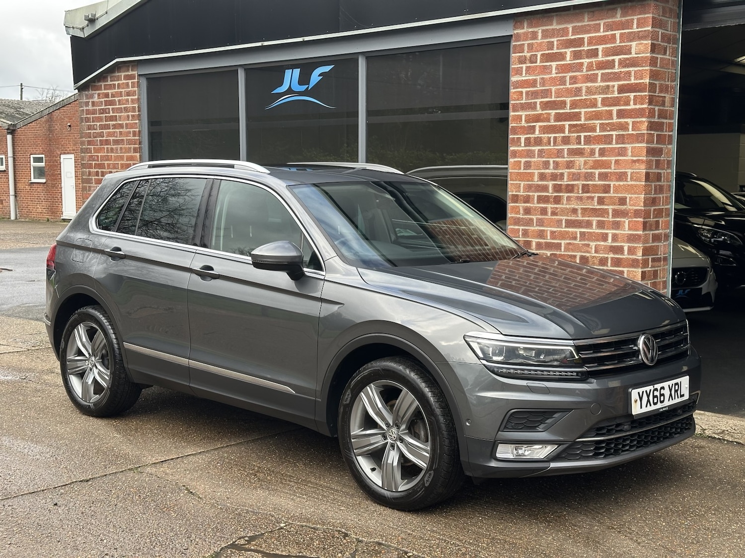 Used Volkswagen Tiguan 2016 for sale - 77880999: Photo 24