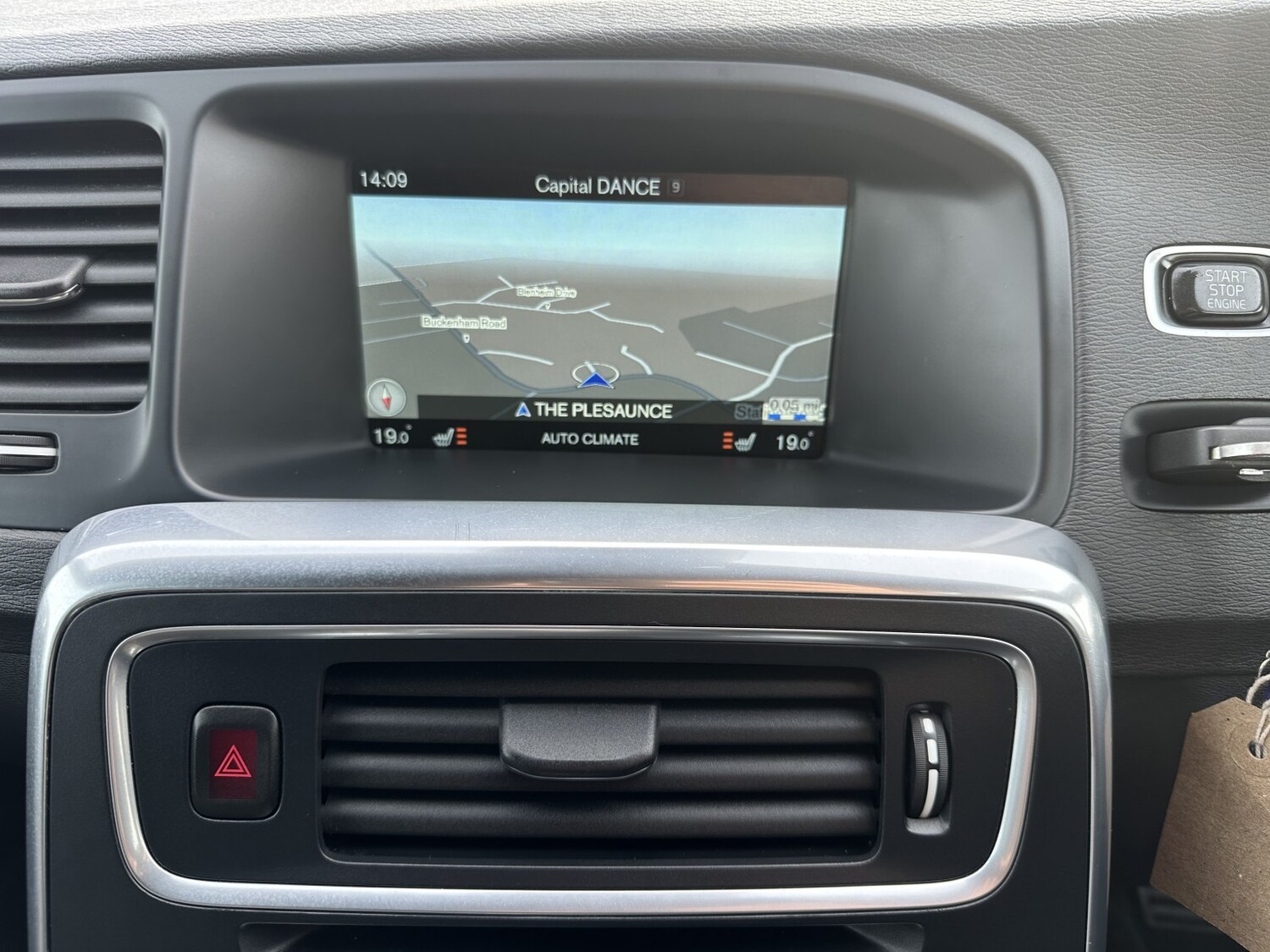 Used Volvo V60 2015 for sale - 77977003: Photo 10