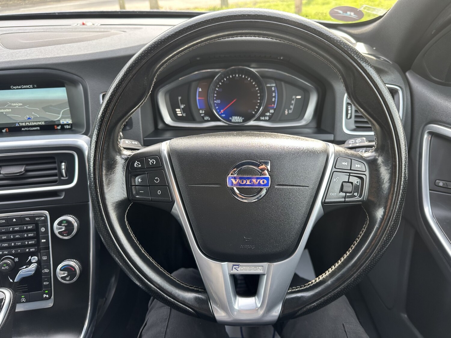 Used Volvo V60 2015 for sale - 77977003: Photo 11