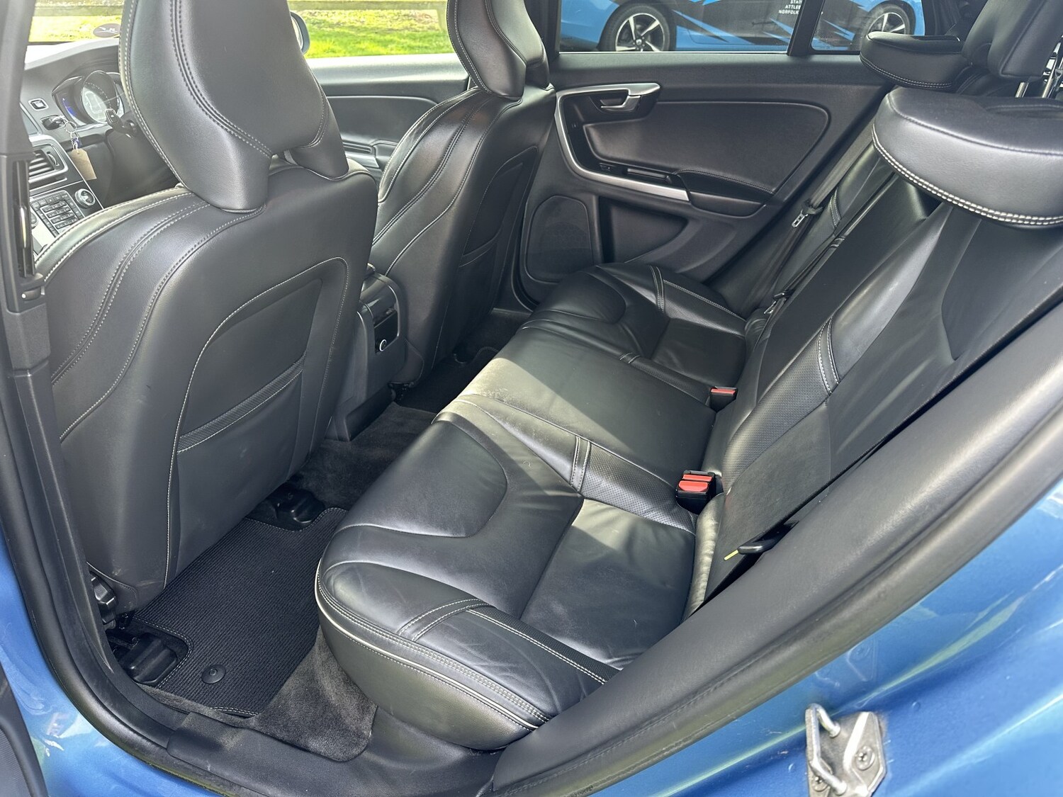 Used Volvo V60 2015 for sale - 77977003: Photo 15