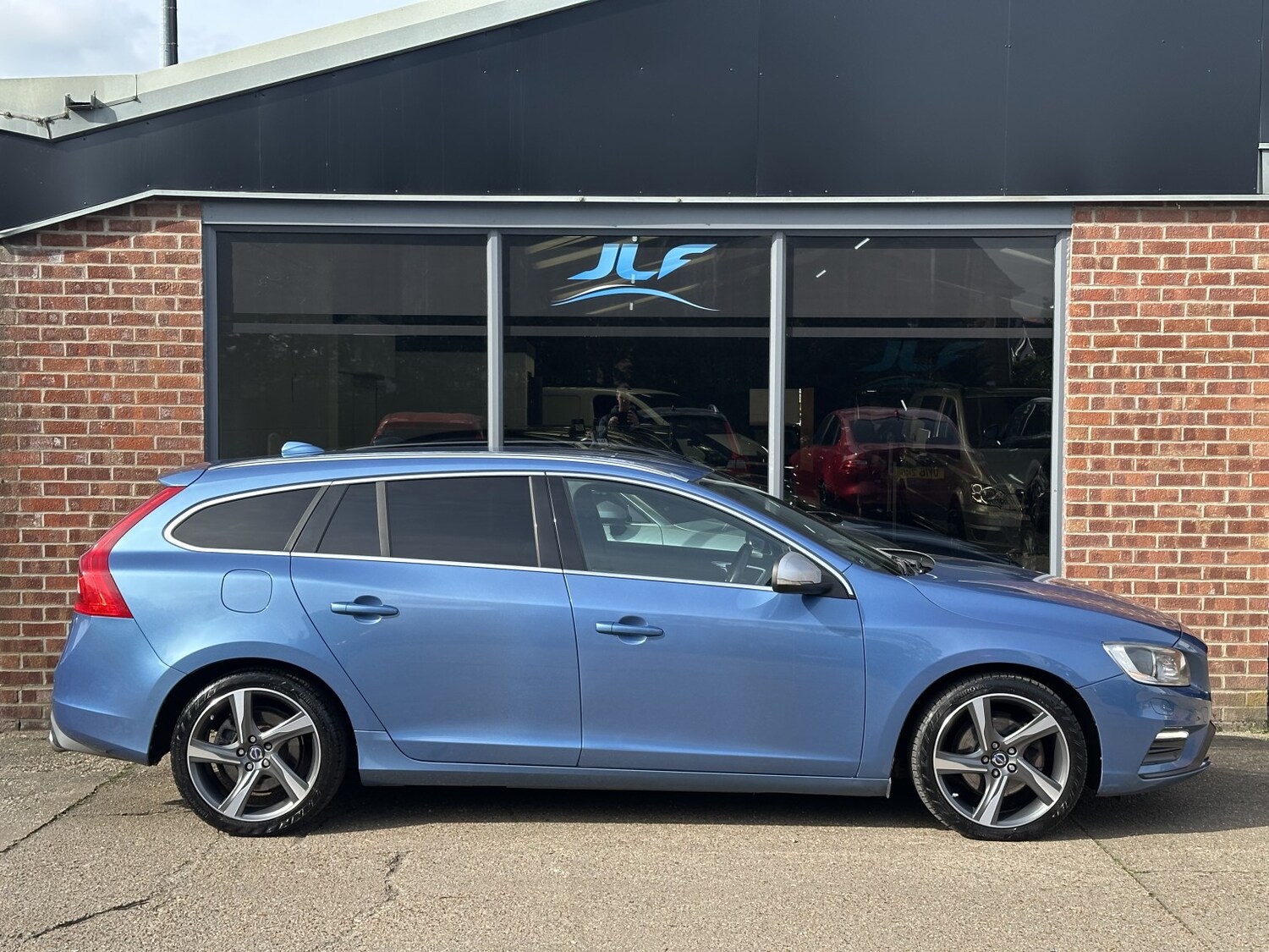 Used Volvo V60 2015 for sale - 77977003: Photo 19