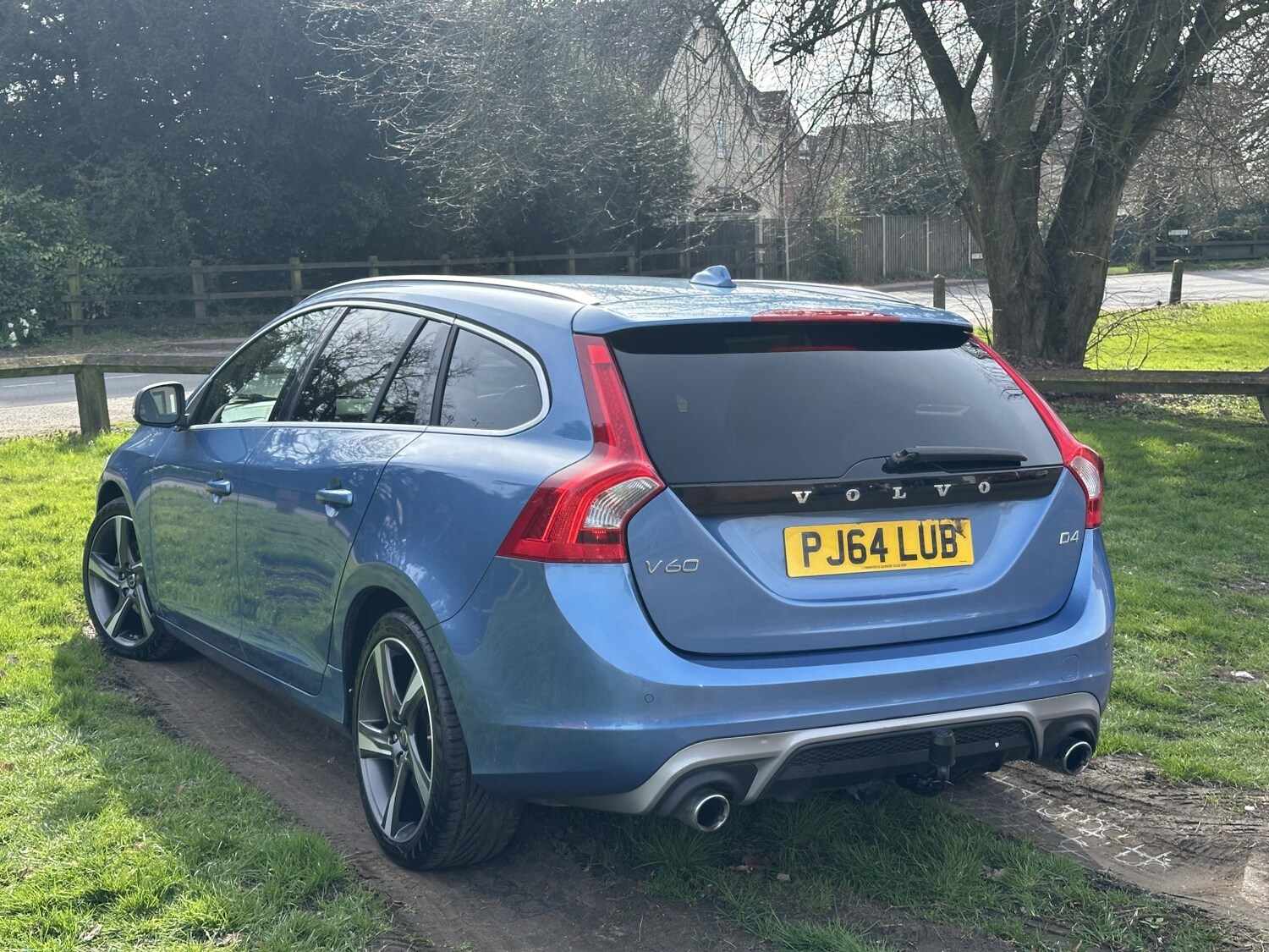 Used Volvo V60 2015 for sale - 77977003: Photo 3