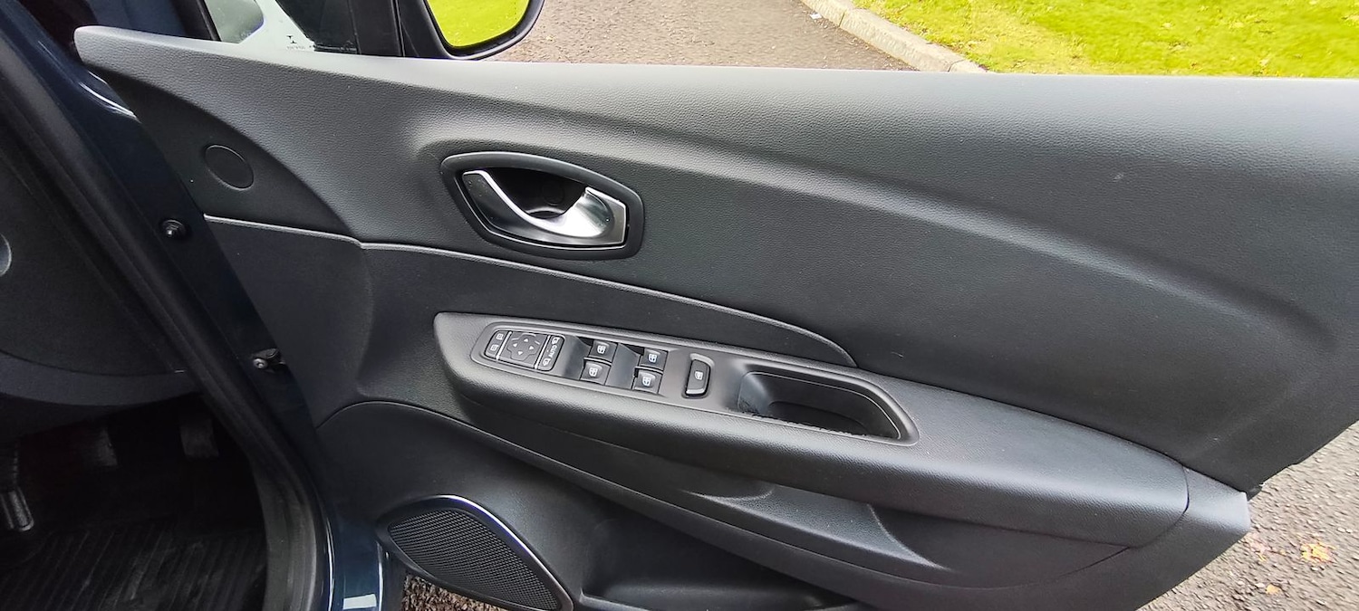 Used Renault Captur 2018 for sale - 76474795: Photo 10