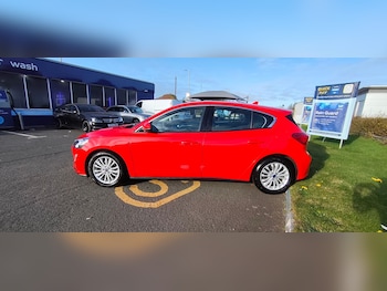Used Ford Focus 2019 for sale - 76285563: Photo 2