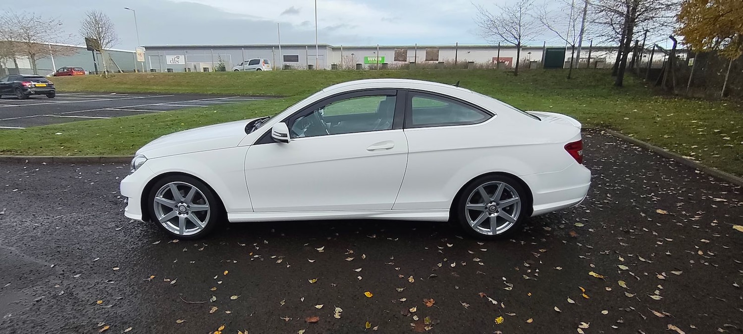Used Mercedes-Benz C Class 2015 for sale - 76434576: Photo 2