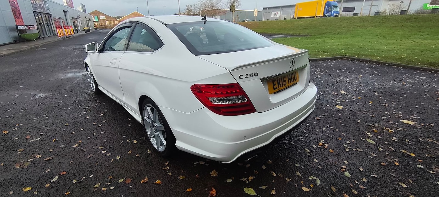 Used Mercedes-Benz C Class 2015 for sale - 76434576: Photo 3