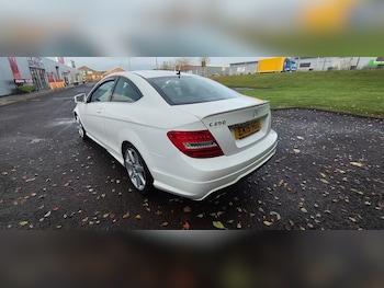 Used Mercedes-Benz C Class 2015 for sale - 76434576: Photo