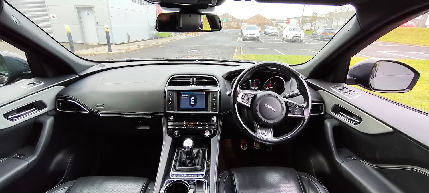 Used Jaguar F-Pace 2016 for sale - 76954569: Photo 14