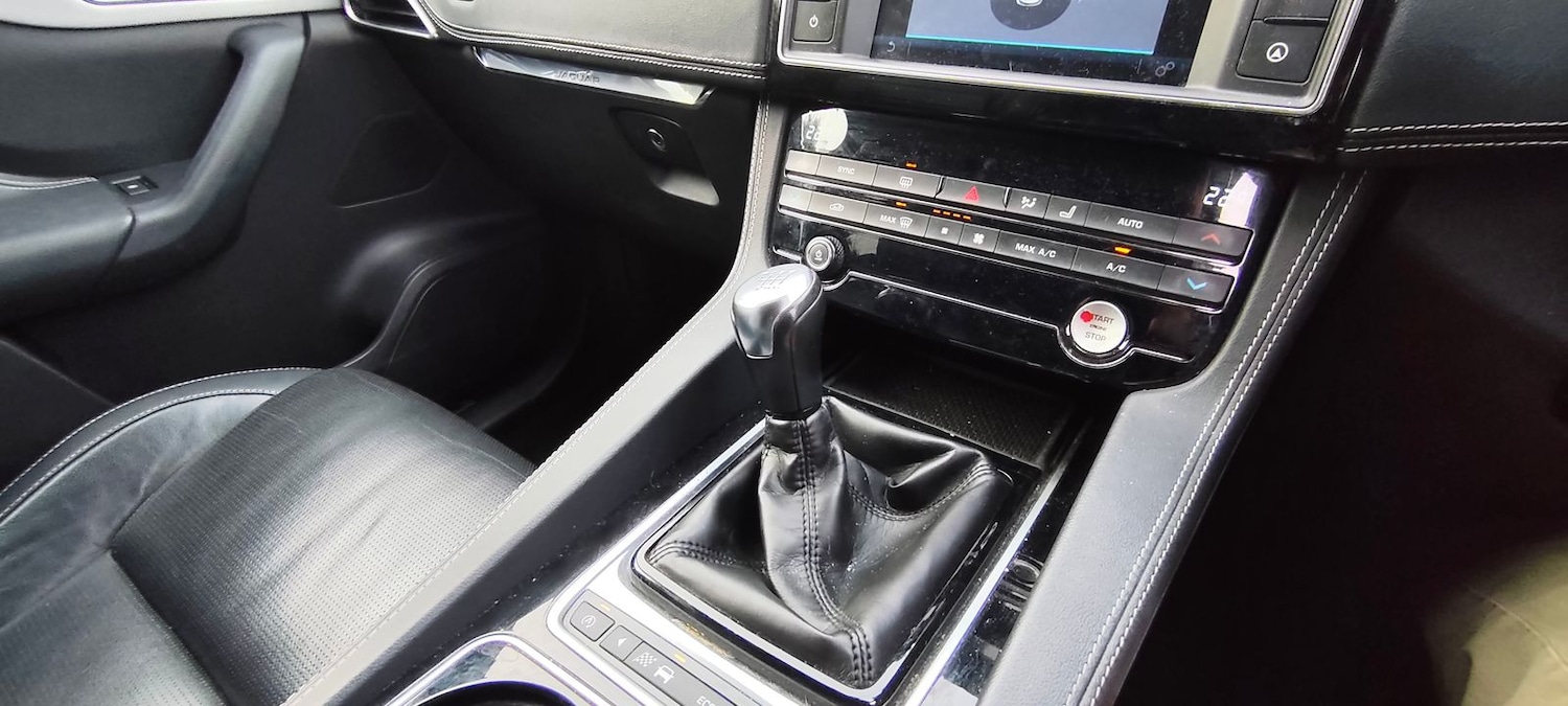 Used Jaguar F-Pace 2016 for sale - 76954569: Photo 16