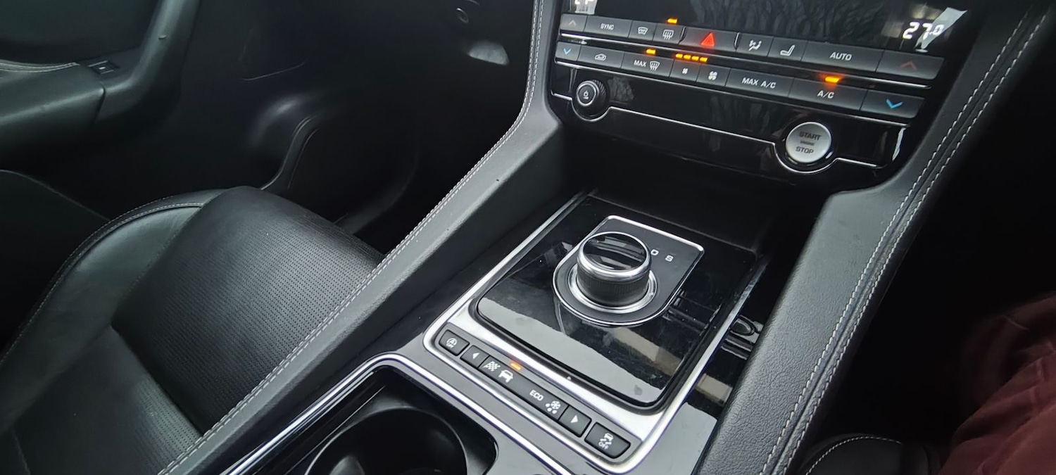 Used Jaguar F-Pace 2018 for sale - 77293527: Photo 20