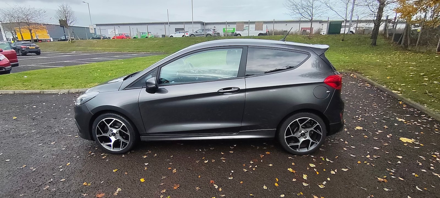 Used Ford Fiesta 2018 for sale - 76434577: Photo 2