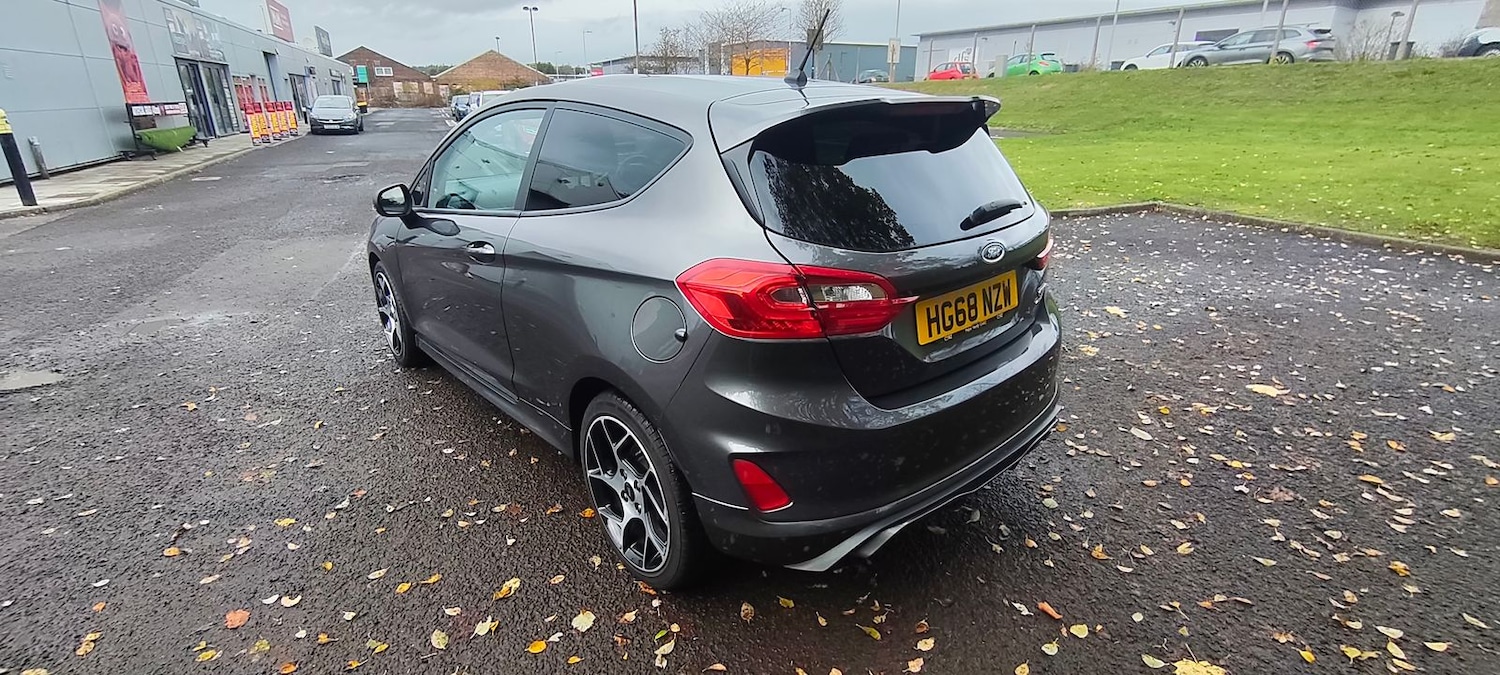 Used Ford Fiesta 2018 for sale - 76434577: Photo 3