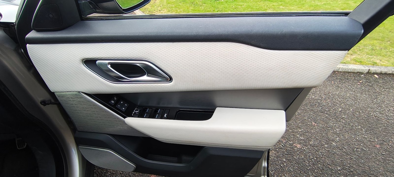 Used Land Rover Range Rover Velar 2019 for sale - 76736817: Photo 10