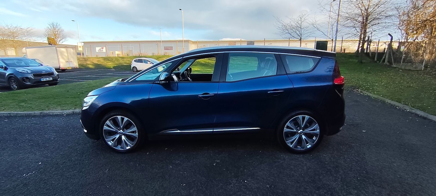 Used Renault Scenic 2017 for sale - 76593560: Photo 2