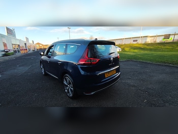 Used Renault Scenic 2017 for sale - 76593560: Photo