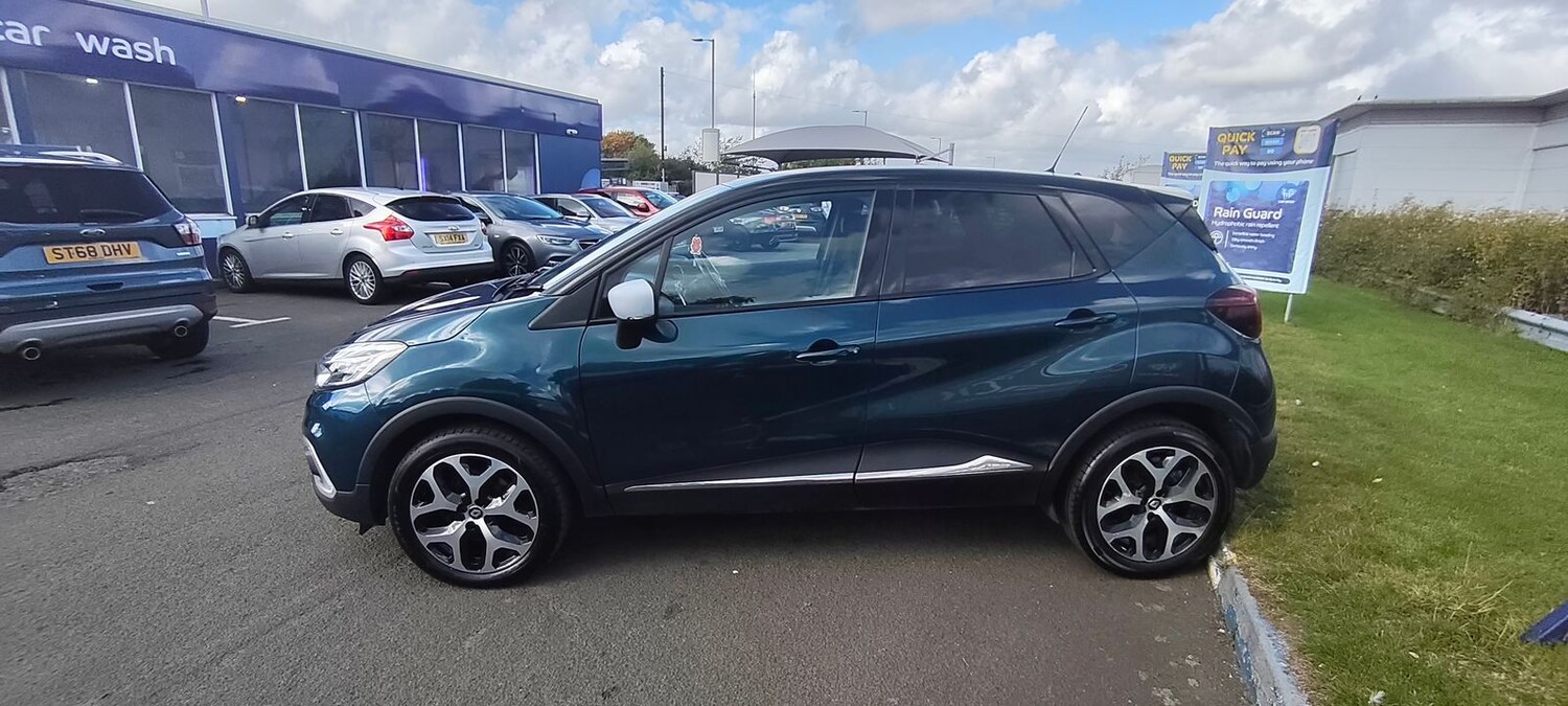Used Renault Captur 2017 for sale - 76074472: Photo 2