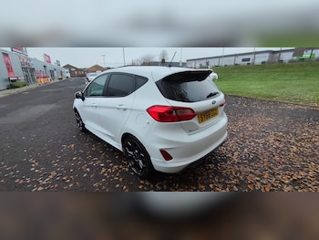 Used Ford Fiesta 2018 for sale - 76543138: Photo