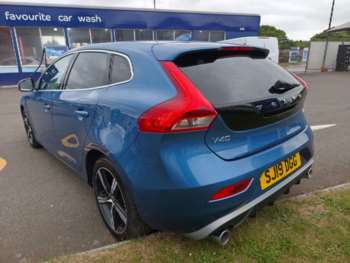 Used Volvo V40 2019 for sale - 75104549: Photo