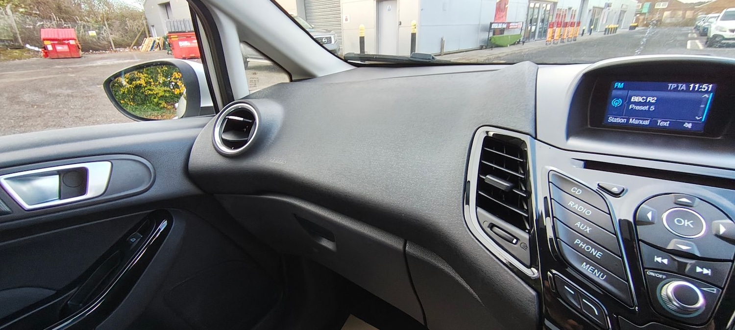 Used Ford Fiesta 2017 for sale - 76672648: Photo 18