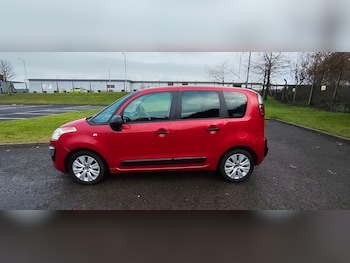 Used Citroen C3 Picasso 2017 for sale - 77401426: Photo