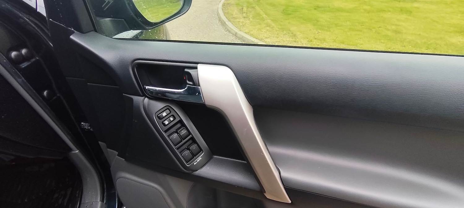 Used Toyota Land Cruiser 2013 for sale - 78049928: Photo 10