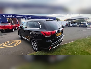 Used Mitsubishi Outlander 2018 for sale - 76203679: Photo 2