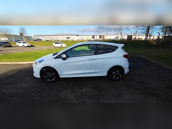 Used Ford Fiesta 2017 for sale - 76574932: Photo