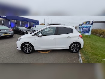 Used Peugeot 208 2019 for sale - 76261741: Photo