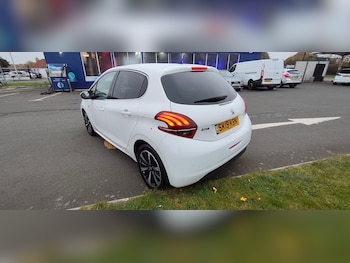 Used Peugeot 208 2019 for sale - 76261741: Photo