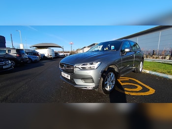 2018 - 2.0 D4 Momentum Pro 5dr AWD Geartronic