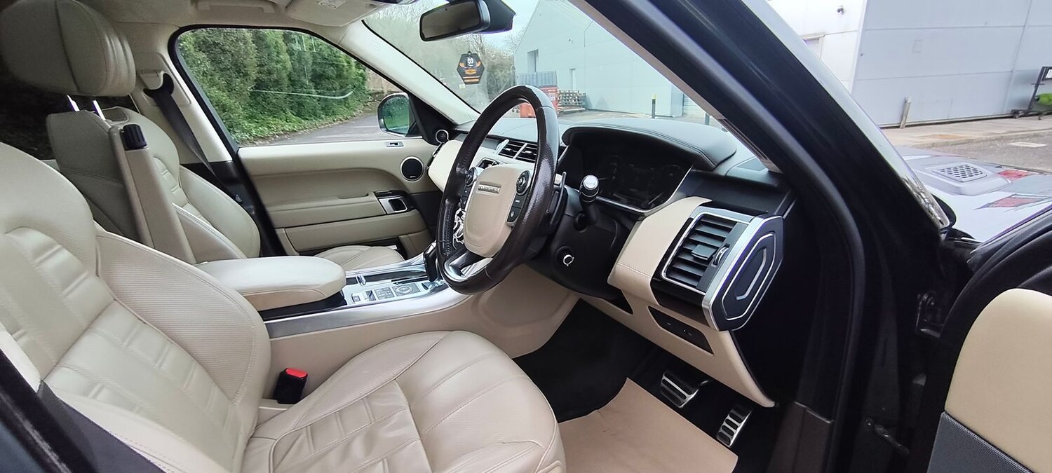 Used Land Rover Range Rover Sport 2015 for sale - 77894063: Photo 9