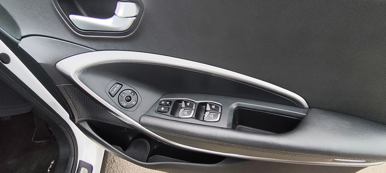 Used Hyundai Santa Fe 2018 for sale - 76022025: Photo 10