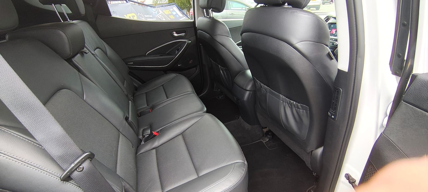 Used Hyundai Santa Fe 2018 for sale - 76022025: Photo 12