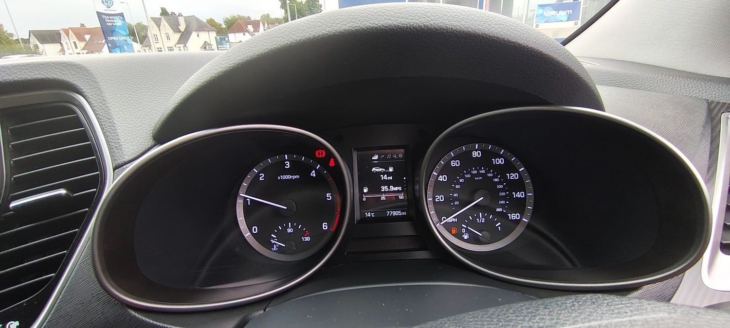 Used Hyundai Santa Fe 2018 for sale - 76022025: Photo 15