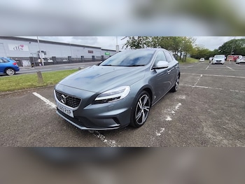 Used Volvo V40 2019 for sale - 78669247: Photo