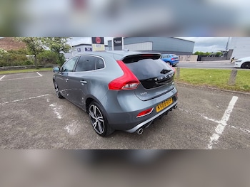 Used Volvo V40 2019 for sale - 78669247: Photo