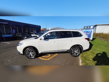Used Mitsubishi Outlander 2016 for sale - 76203672: Photo 2